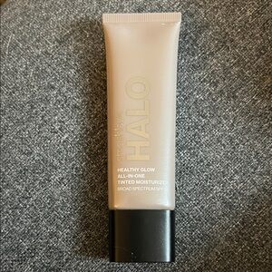 Smashbox Halo All-in-One Tinted Moisturizer - Cream and Black